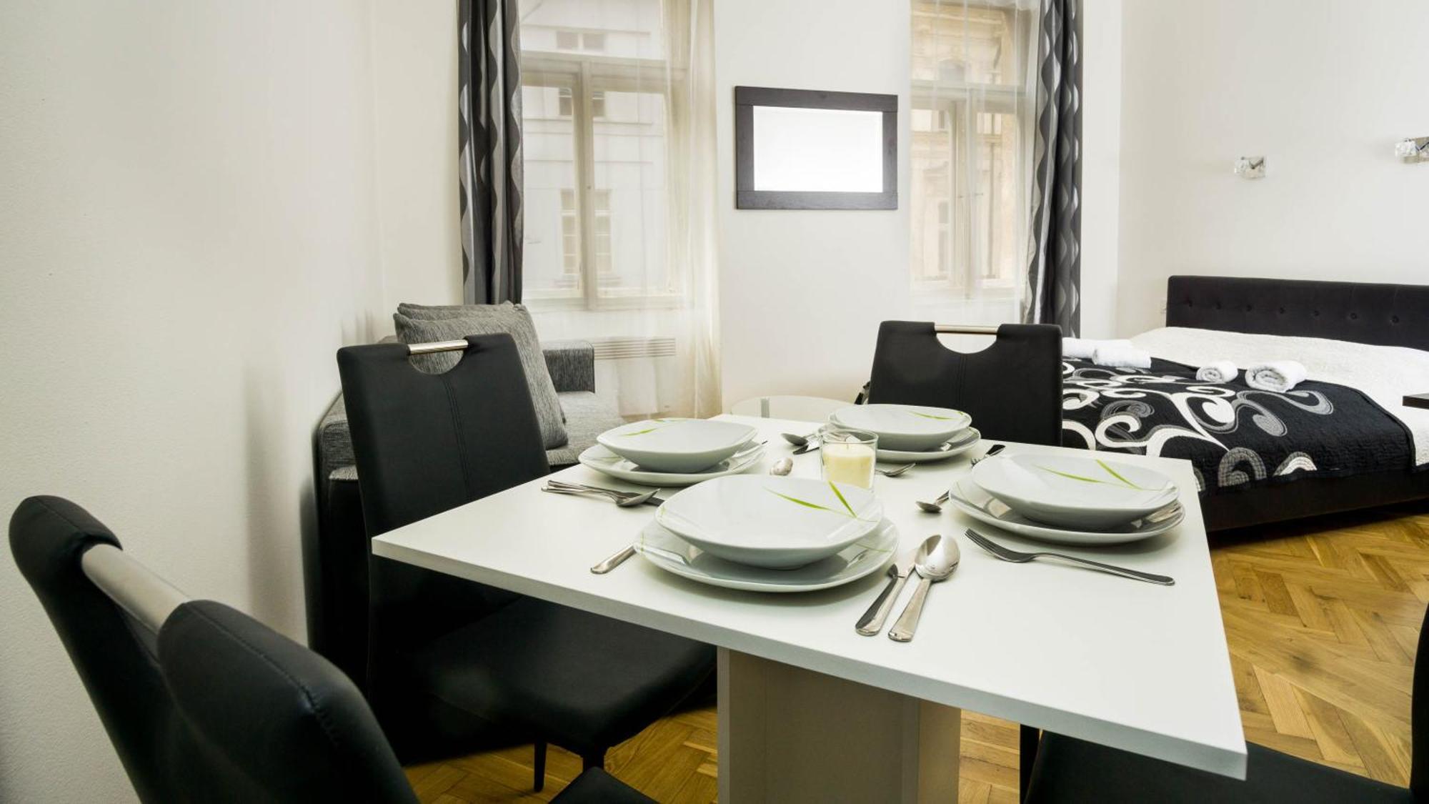 Black & White Apartment Prague By Wenceslas Square And Muzeum الغرفة الصورة