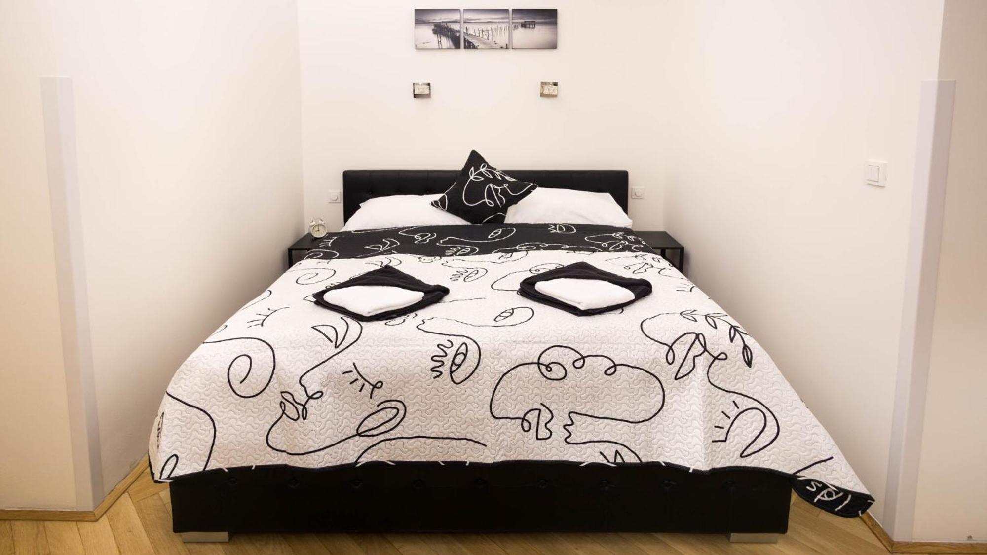 Black & White Apartment Prague By Wenceslas Square And Muzeum المظهر الخارجي الصورة