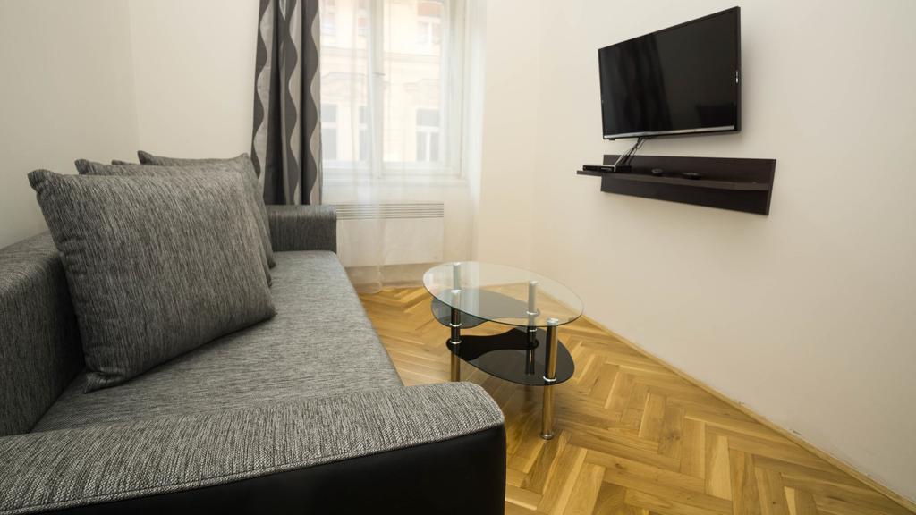 Black & White Apartment Prague By Wenceslas Square And Muzeum المظهر الخارجي الصورة