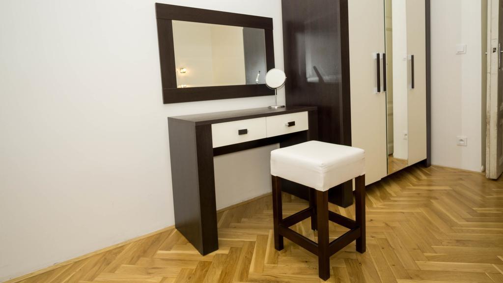 Black & White Apartment Prague By Wenceslas Square And Muzeum المظهر الخارجي الصورة